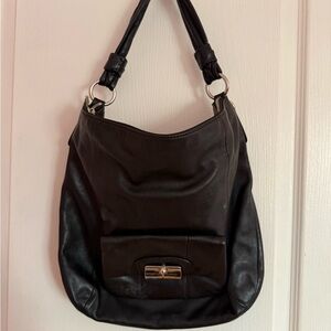 Authentic Vintage Y2K Coach Elegant Black Leather Shoulder Bag